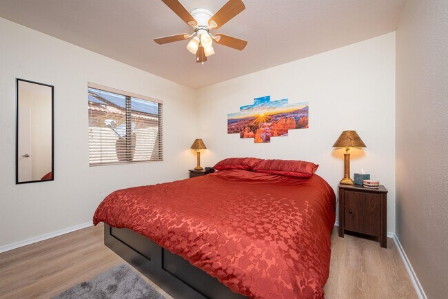 Photo - 707 W Baylor Ln