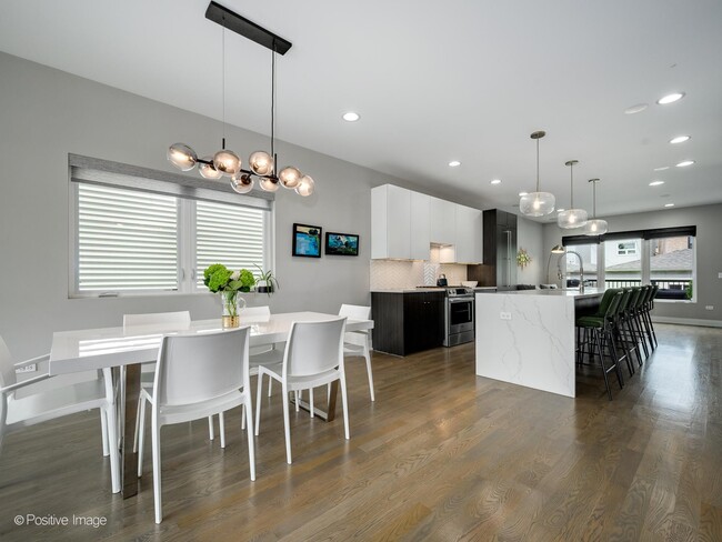 Photo - 2544 W Warren Blvd