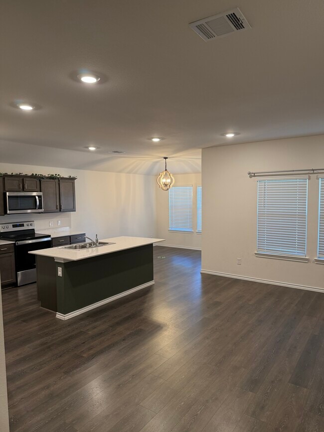 Photo - 107 Seabiscuit Rd