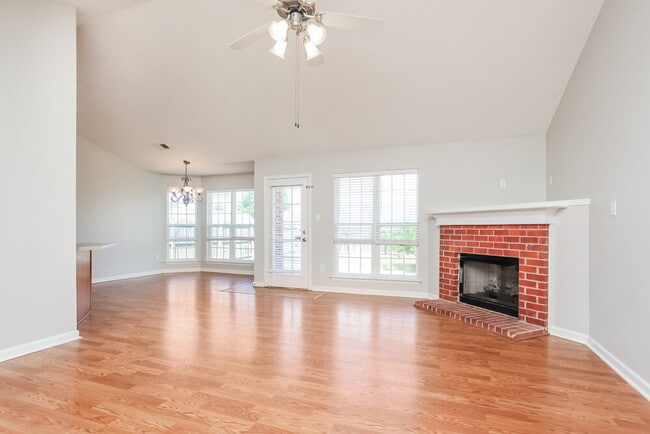 Photo - 1812 Cherry Creek Dr