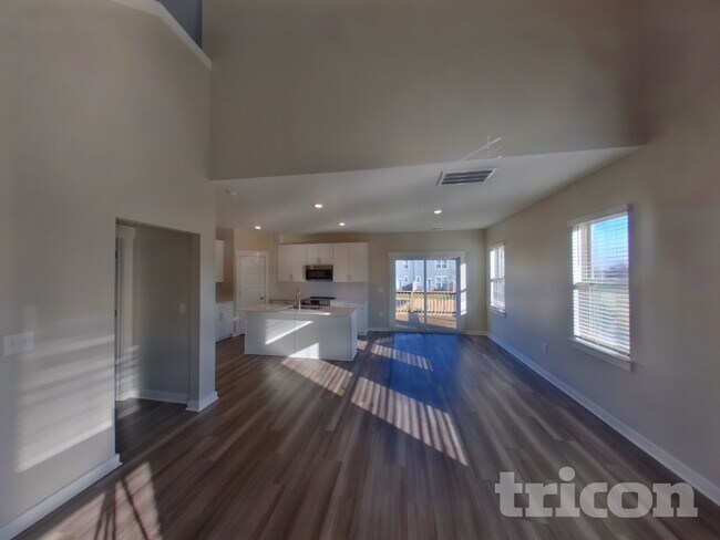 Photo - 1610 Lannister Ave