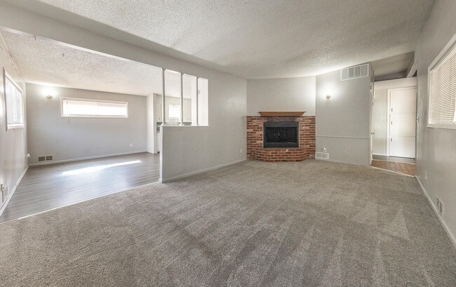 Photo - 4409 44th St