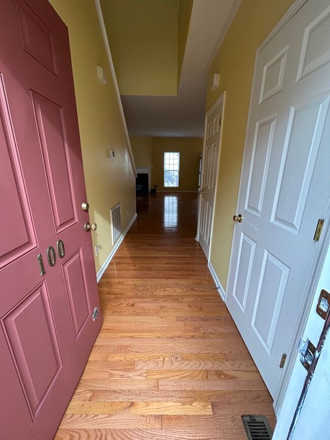 Photo - 100 Henson Pl