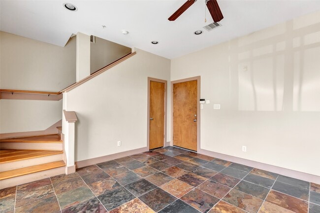 Photo - 2300 Union St Unit 2300D