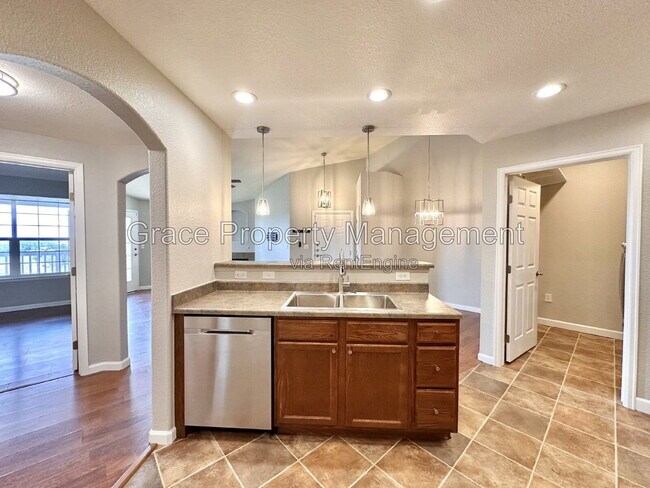 5735 N Genoa Way Unidad 306