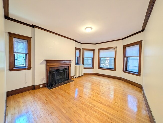 Building Photo - 14 Linnaean St Unit 7