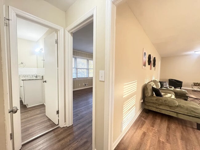 Photo - Room in House on Union Rd SW