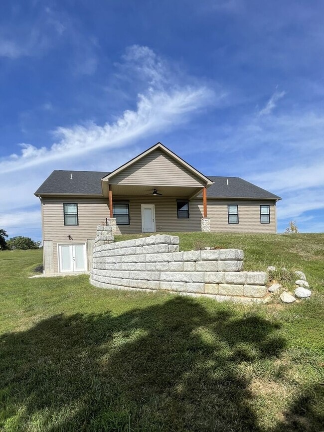 Photo - Beautiful 3 Bed / 2 Bath Home with 3-Car G...
