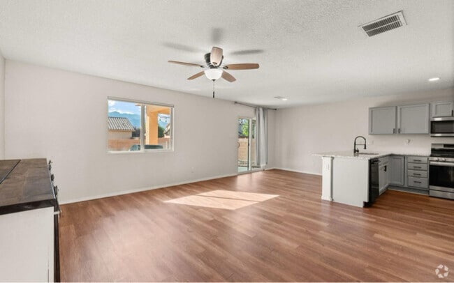 Building Photo - 716 Palo Duro Dr Rental