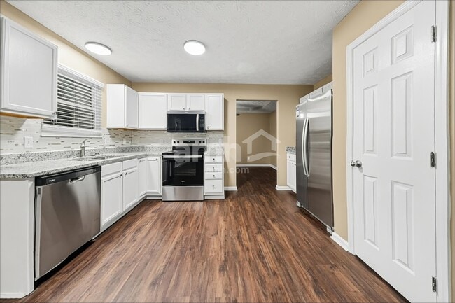 6714 Midnight Sun Dr
