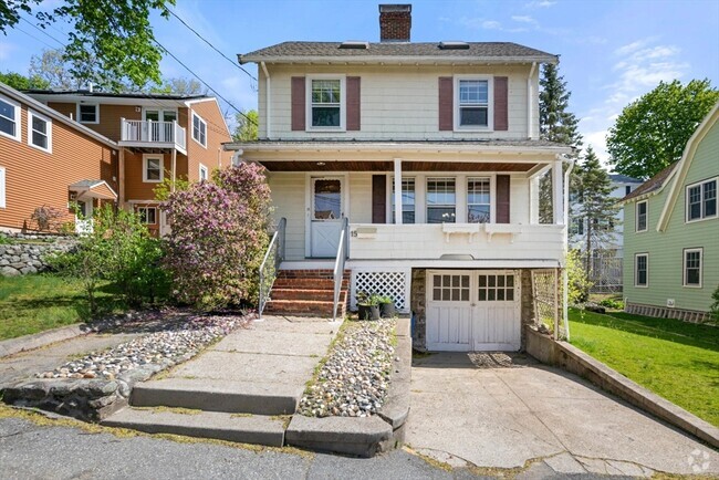 Building Photo - 15 Martin St Rental