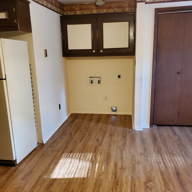 Photo - 14682 Wallace Pike