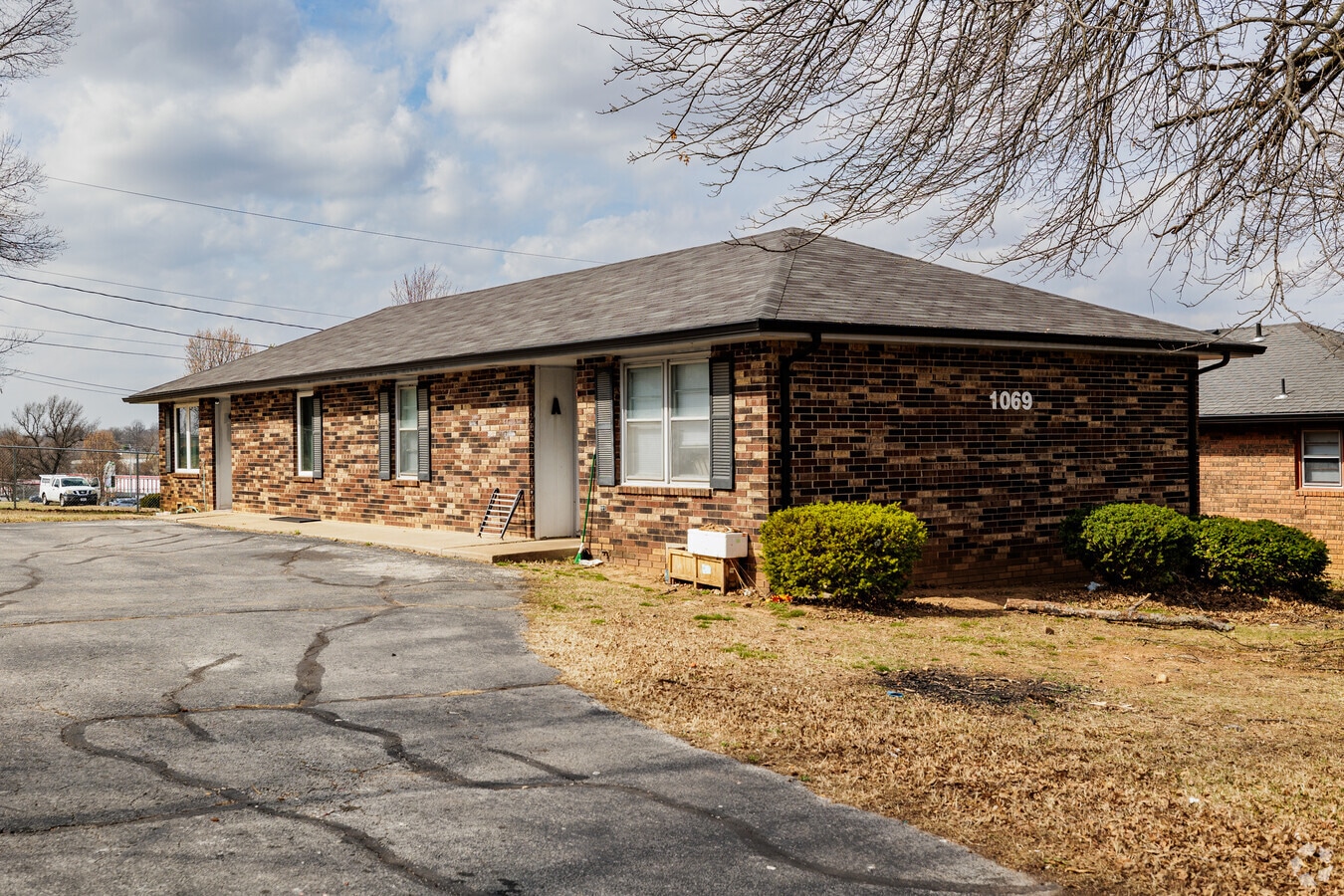 Lexington Apartments - Lexington Apartments