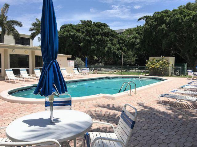 Building Photo - 555 Banyan Tree Ln Unit 109