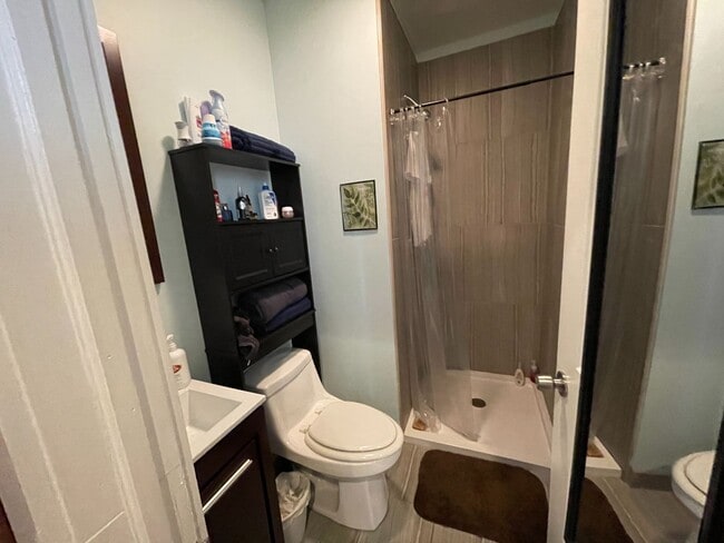 Photo - 1411 W Thompson St Unit 1