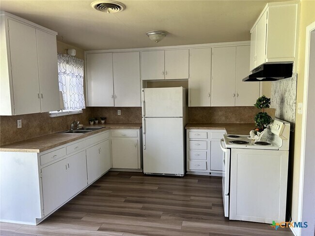 Photo - 1317 Zephyr Rd