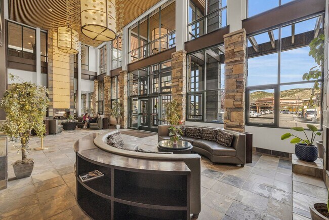 Photo - Newpark Hotel Unit Newpark Hotel