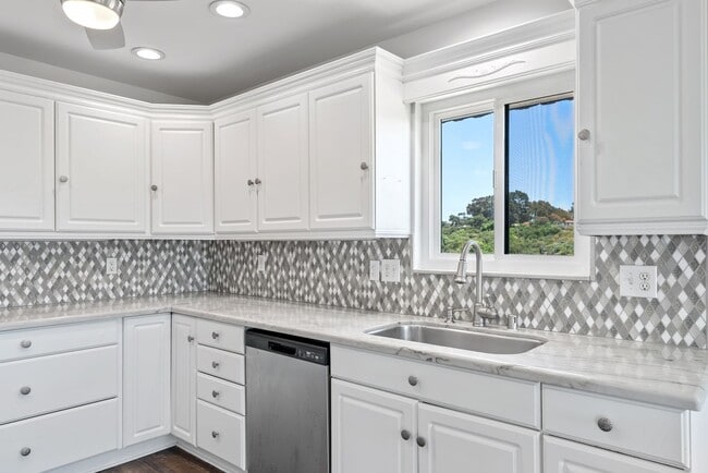 Photo - Live in Luxury: Spacious Sanctuary - Ocean...
