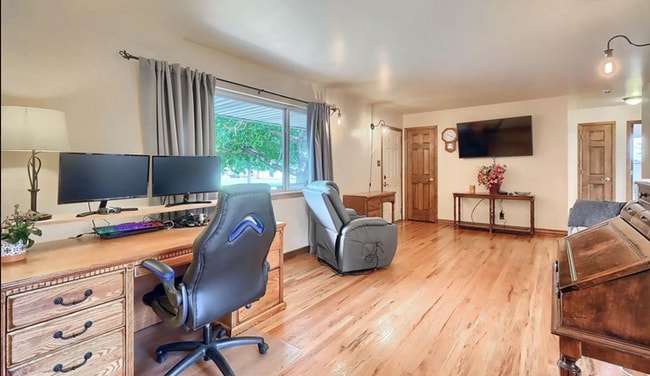 Photo - Huge room in a large shared home, private ... Unit 4