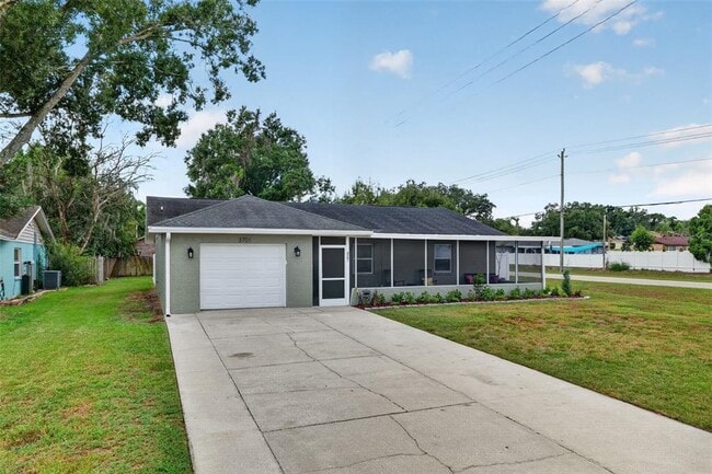 Building Photo - 3701 Feather Dr