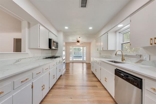 2833 Linden Lea