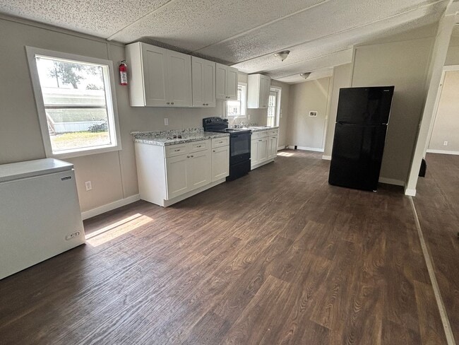Building Photo - Completely Renovated Home Unit Lot 6
