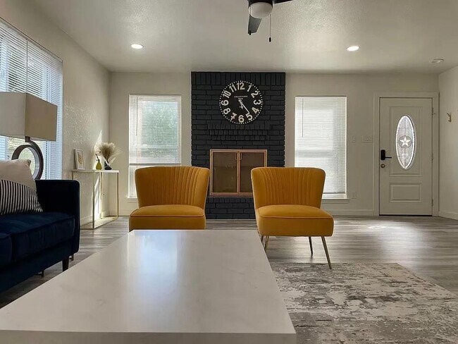 Photo - 2502 Tracy Cove