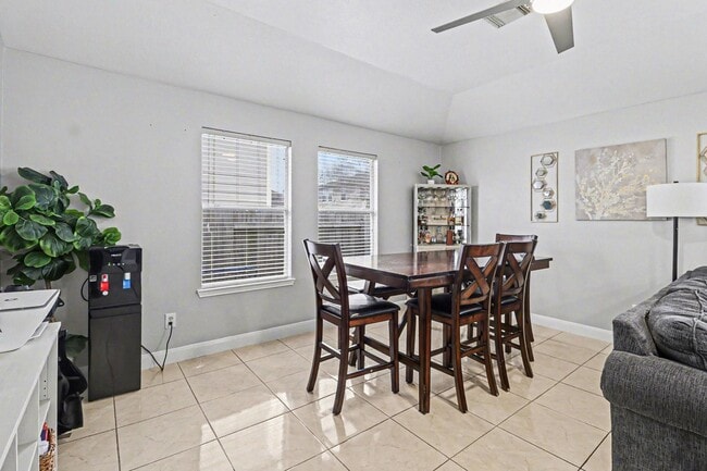 Photo - 2910 Meiko Dr