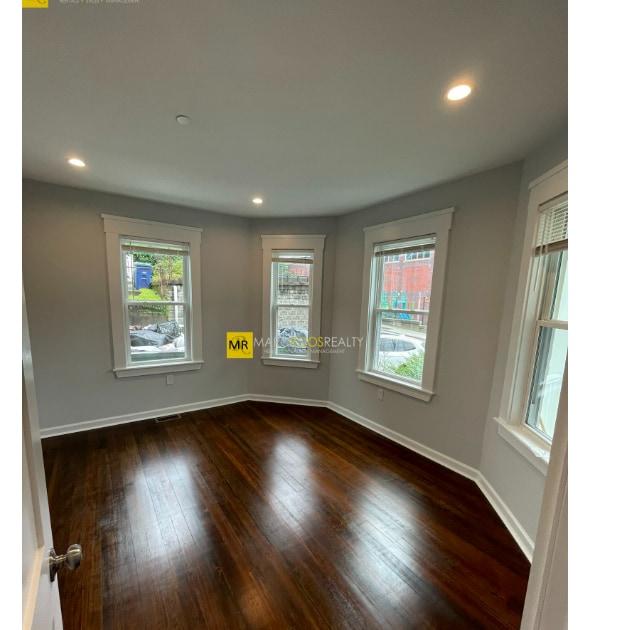 Photo - 33 Raymond Ave