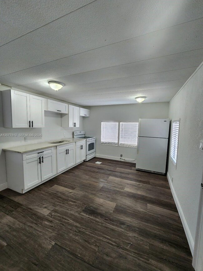 4222 Hibiscus Cir