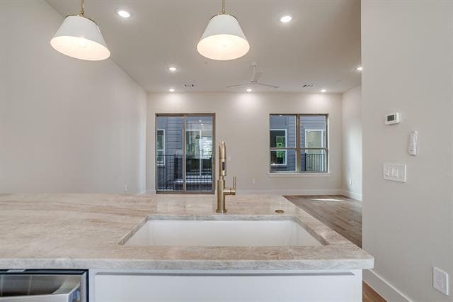 Building Photo - 2820 Weisenberger St Unit 102