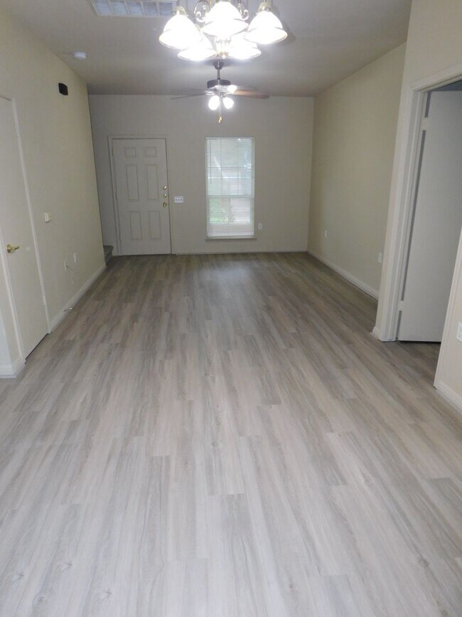 Photo - 1811MAPLE Unit 1811-A MAPLE