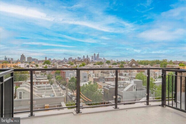 Photo - 2636 E York St Unit 207