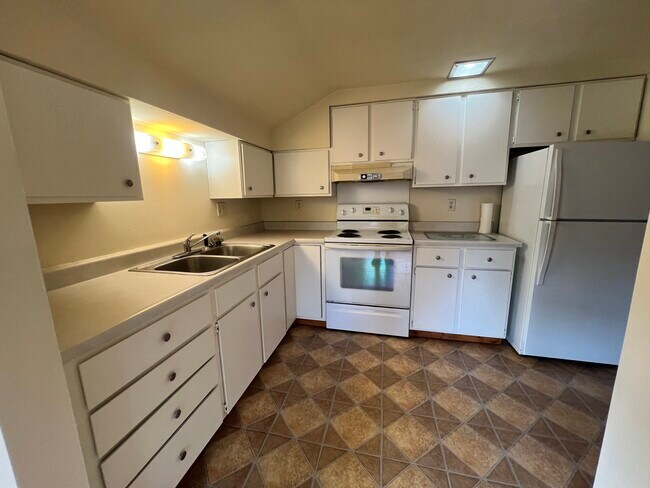 Photo - 420 N Turner St Unit 5