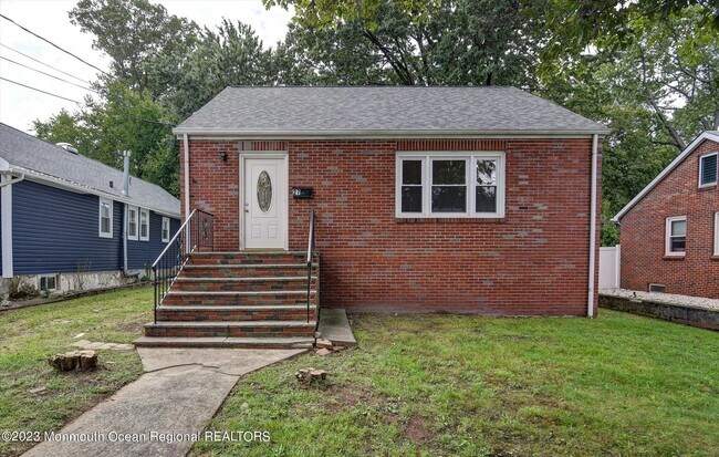 Photo - 27 Drummond Ave House