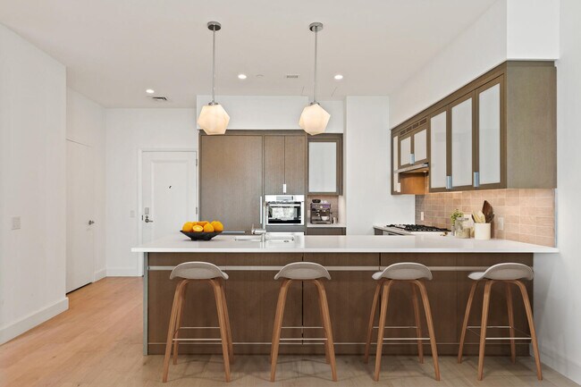 Photo - 100 Lovejoy Wharf Unit 12F