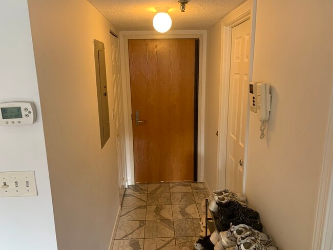 Building Photo - 147 Kelton St Unit 2-bed 2-bath Rental