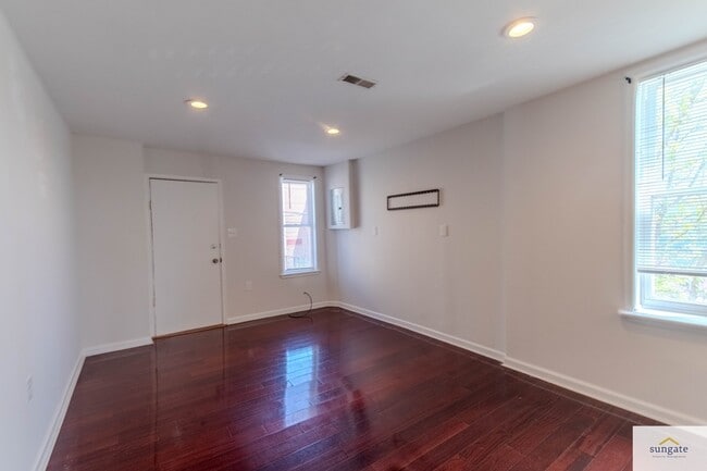 Photo - 2608 E Fayette St Unit 2