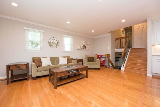 Photo - 311 Adahi Rd SE