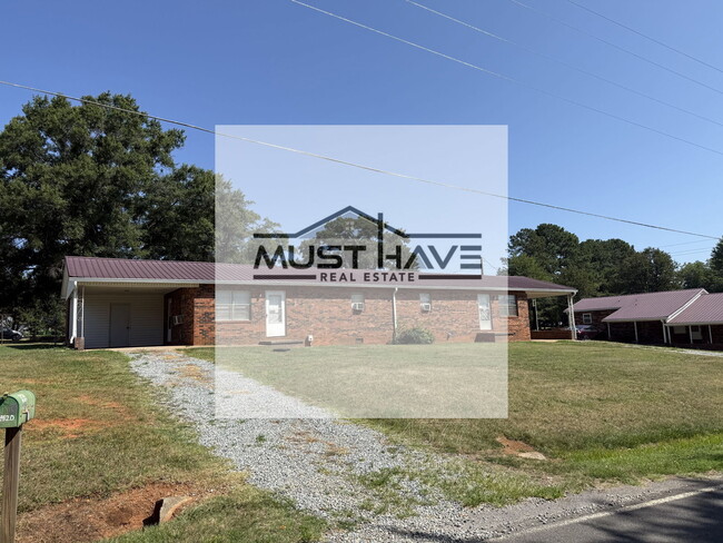 Building Photo - 2420 Claremont Rd