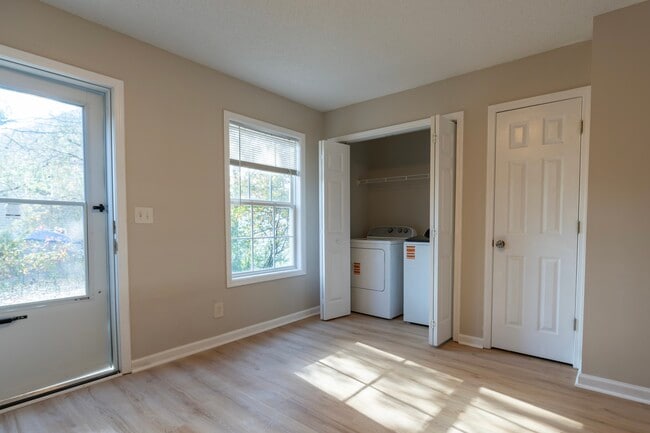 Photo - 225 Springfield Cir