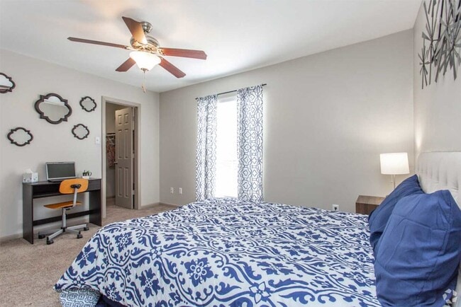 Photo - College Main Apartments