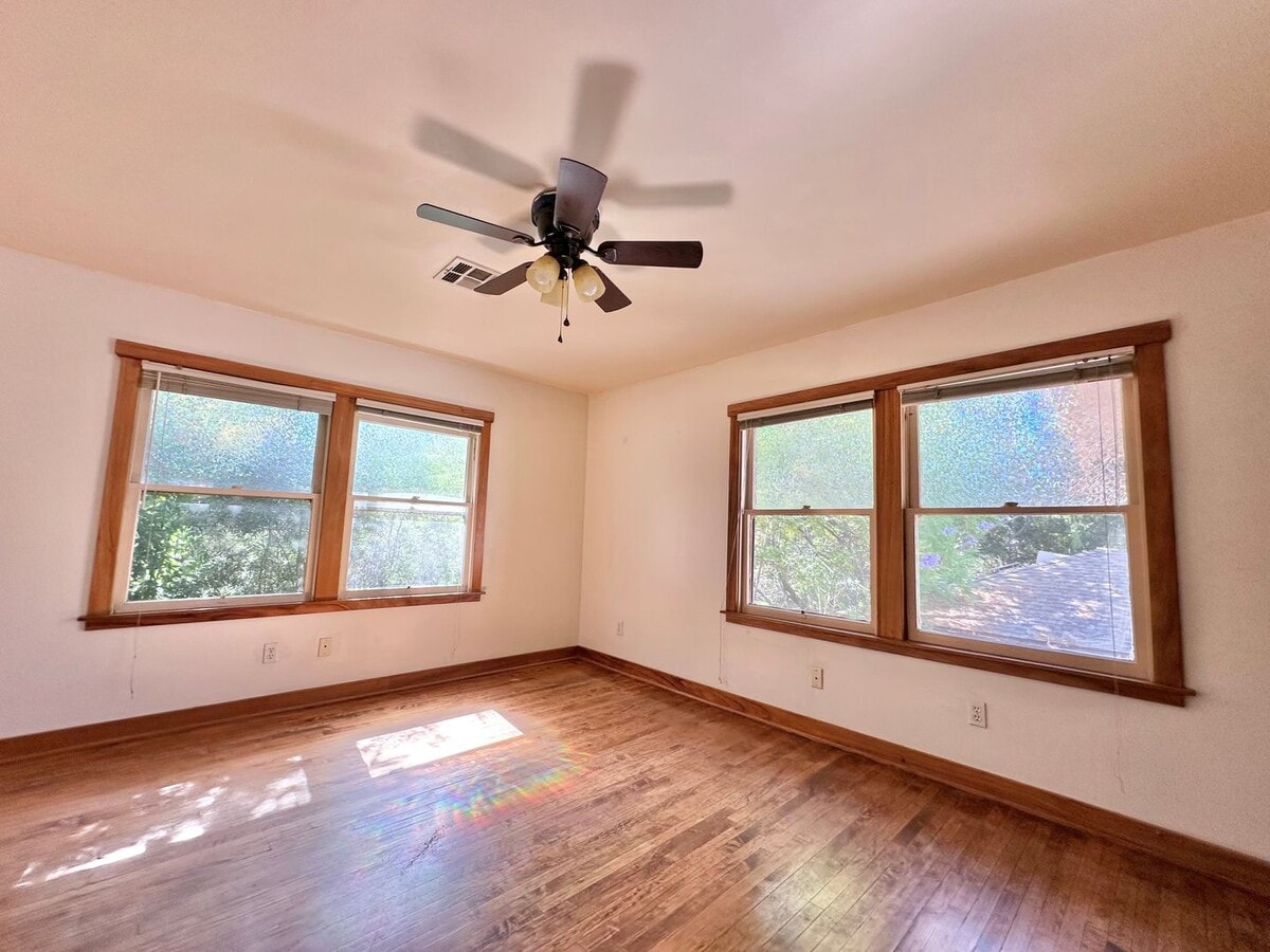 Photo - 15708 Rayen St Unit B