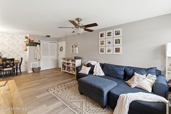 Photo - 65 Briarwood Ct