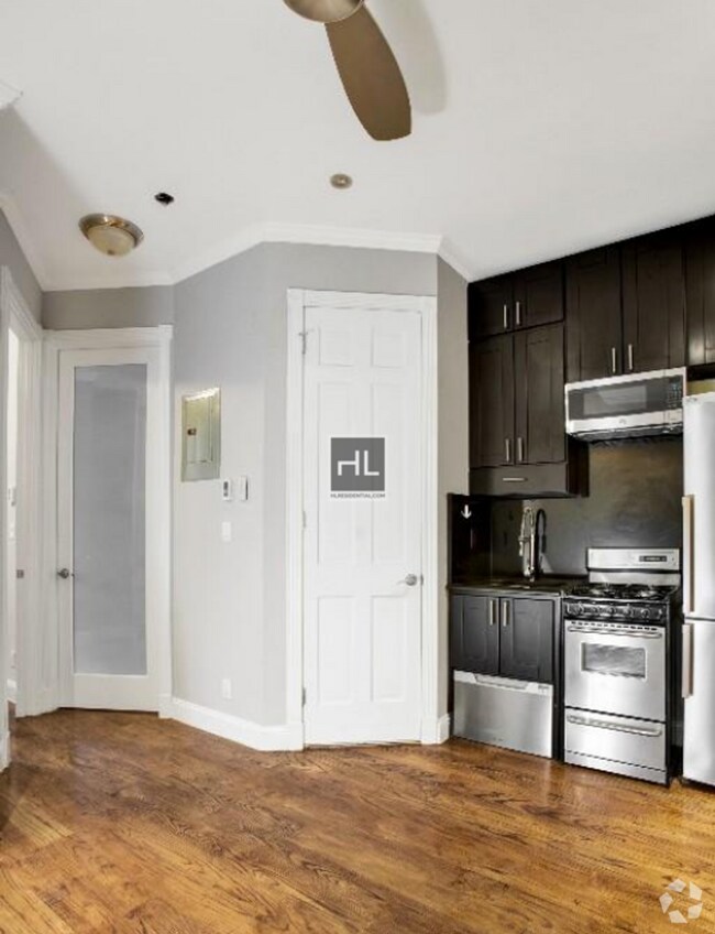 Building Photo - Act now on this gorgeous 2BR 1BTH apartmen... Unit 1 Rental