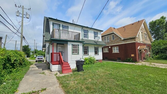 Photo - 345 W Nevada St