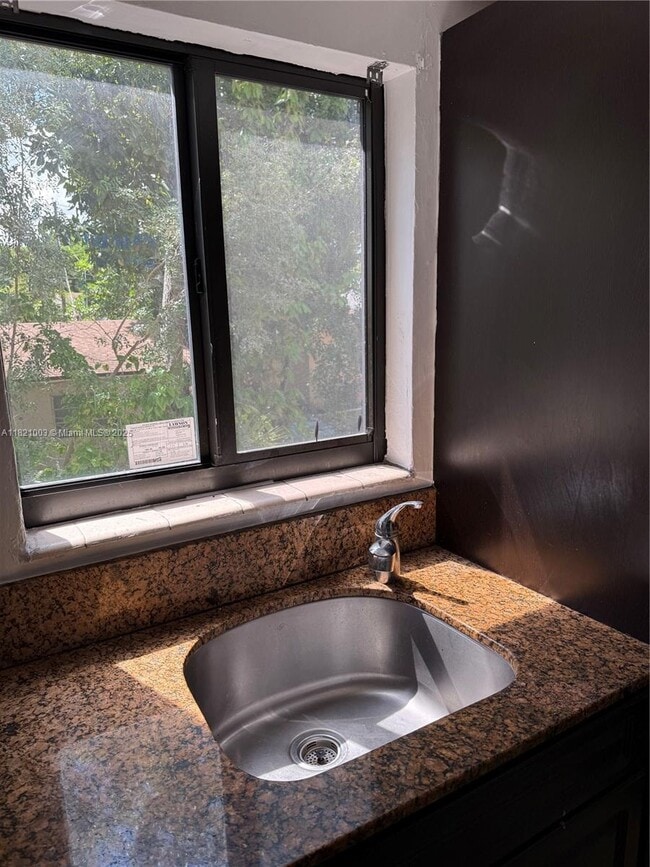 Photo - 180 NE 71st St Unidad 8