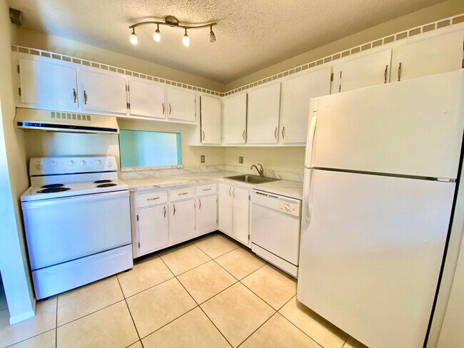 Photo - 2828 Casita Way Unit 202