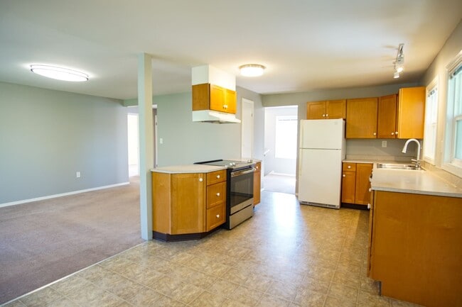 Photo - Delightful Rare Gem in SE Portland with Modern Amenities! Unit 02