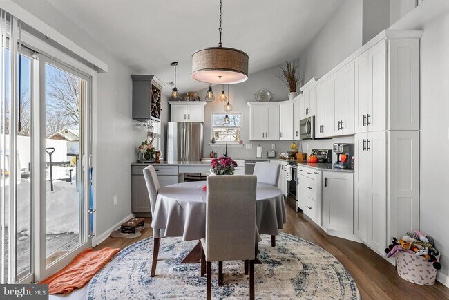 Photo - 33 Birchwood Dr